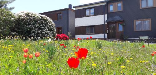Meuselbach Apartment | Family-Friendly Ferienwohnung Berndt with Top Ratings
