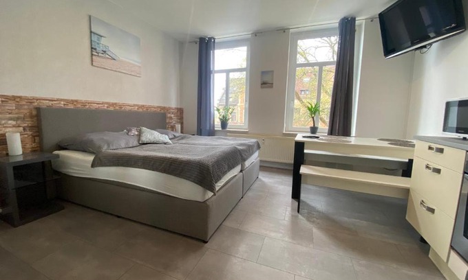 Reichenbach im Vogtland Apartment | Pet-Friendly Oceanview Retreat at Greizer Straße 26