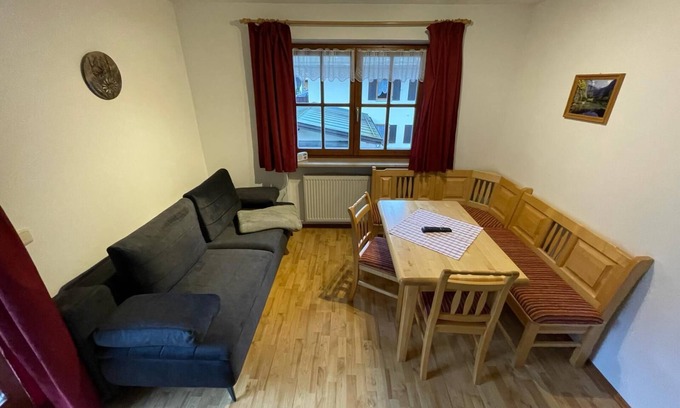 Konigssee Apartment | Jenner Vacation Apartment for 2 with Balcony & Kitchen