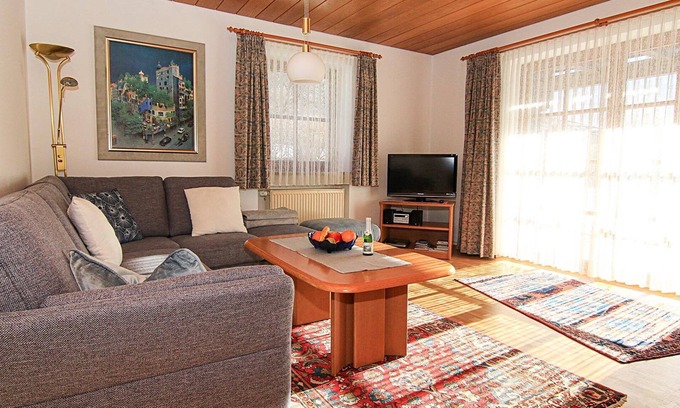 Oberschonau Apartment | Ideal Family Retreat: 2 Bedrooms with Terrace & Kitchen