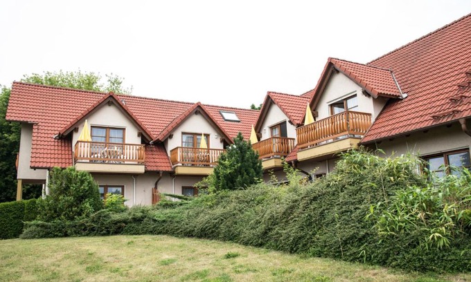 Rerik Apartment | Relaxing Getaway at Ferienwohnanlage Schwabe with Pool