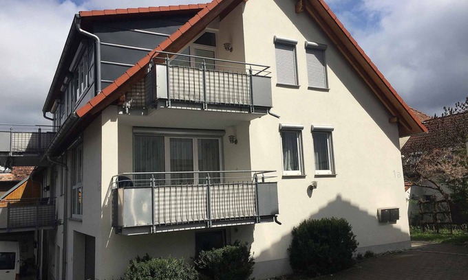 Bodman-Ludwigshafen Apartment | Ideal Ferienwohnung 2: Family-Friendly with Breakfast Included