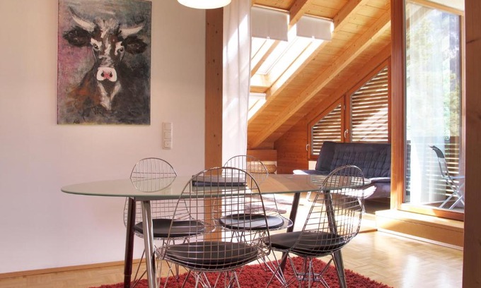 Garmisch-Partenkirchen Apartment | Ideal Ferienwohnung Freiraum: Poolside Retreat for Families