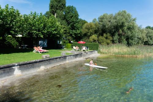 Immenstaad am Bodensee Apartment | Cozy Ferienwohnung Ankerplatz 1 with Ocean View Delight