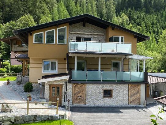 Bramberg am Wildkogel Apartment | Cozy Ferienwohnung Wildkogelblick - Guest Rated 9.8/10