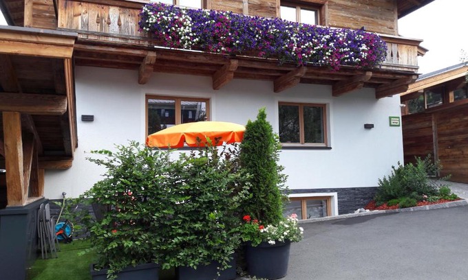 Sankt Johann in Tirol Apartment | Family-Friendly Ferienwohnung Fichtler - Rated 9.7/10!