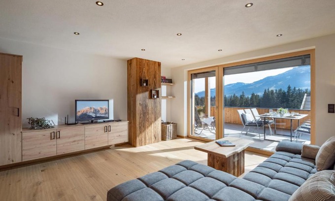 Sankt Johann in Tirol Apartment | Oceanfront Retreat: Ferienwohnung Bergliebe, Guest Rated 9.8