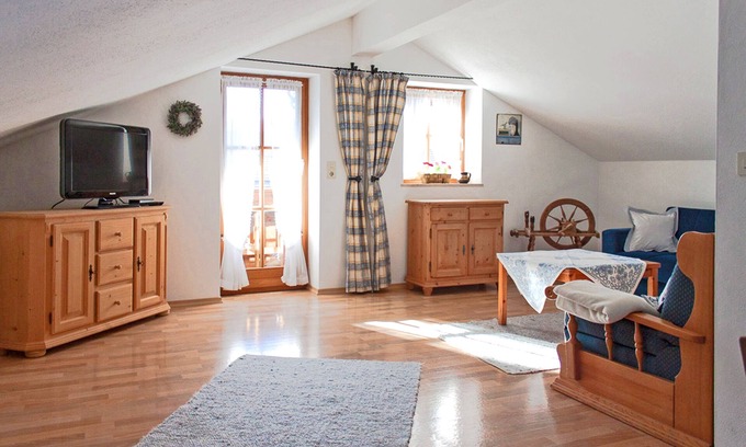 Hohenaschau im Chiemgau Apartment | Guest Rated 10/10: "Bergstüberl" with Balcony & Kitchen
