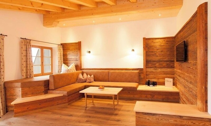 Bernau am Chiemsee Apartment | Inviting Ferienwohnung Hochgern: Family-Friendly Retreat