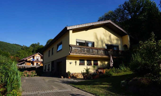 Bruchweiler-Baerenbach Apartment | Experience Comfort at Ferienwohnung Jüngstbergblick