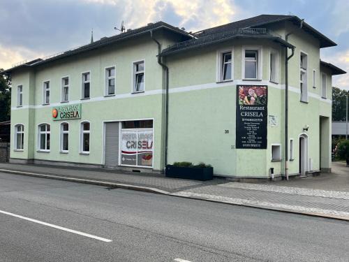 Neugersdorf Apartment | Pet-Friendly Ferienwohnung am Crisela with High Guest Rating