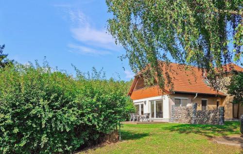 Godendorf Apartment | Family-Friendly Retreat at Ferienwohnung Godendorfer