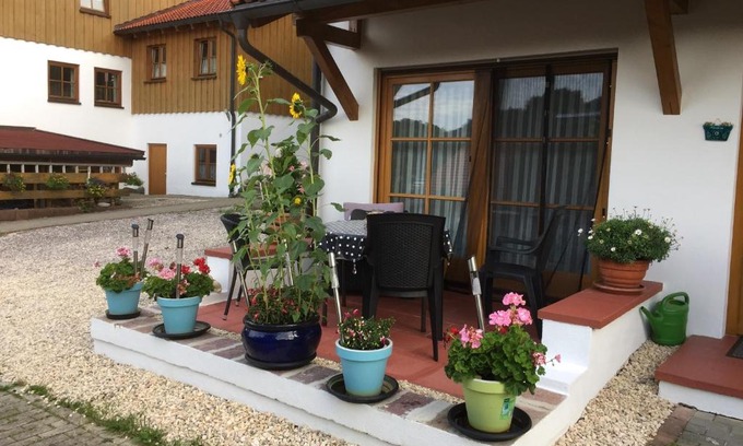 Immenstadt im Allgaeu Apartment | Child-Friendly Retreat at Ferienwohnung Alpenbrise, Rated 9.2