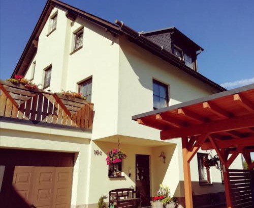 Oberwiesenthal Apartment | Exceptional Family Getaway at Ferienwohnung Familie Leupold