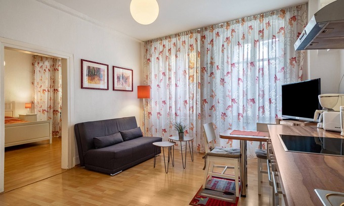 Insel Apartment | Oceanfront Retreat: Ferienwohnung Mediterran for 3 Guests