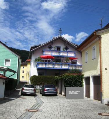 Obernzell Apartment | Pet-Friendly Ferienwohnung Örtl 7 with Oceanfront Views