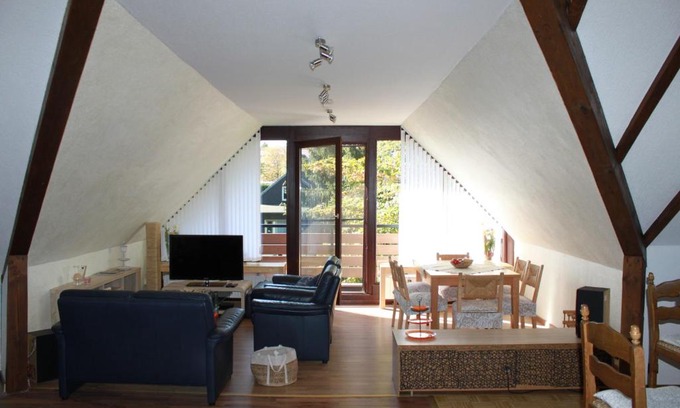Eppendorf Apartment | Oceanfront Retreat: Ferienwohnung, Über Tage with Ocean Views