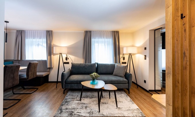 Unterach am Attersee Apartment | Oceanfront Retreat: Ferienwohnung 1 - Seegut Kübler