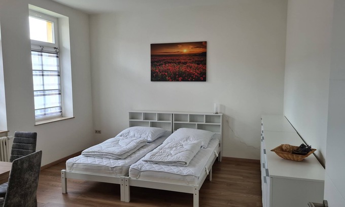 Arnsdorf Apartment | Cozy 1-Room Apartment with Balcony Near Dresden