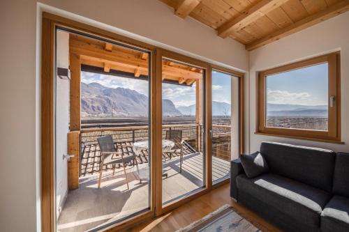Andriano Apartment | Family-Friendly Retreat at Ferienwohnung 1 Weger - Rated 8.7