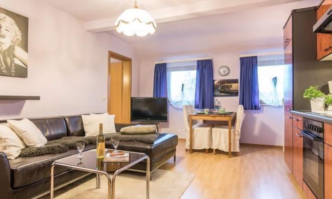 Kniebis Apartment | Comfortable Family Retreat with Kitchen and Breakfast