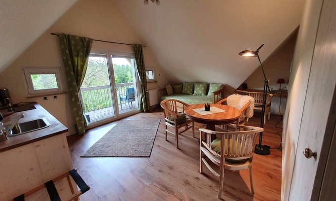 Goessweinstein Apartment | Cozy Ferienwohnung 2: Ideal Stay for Families