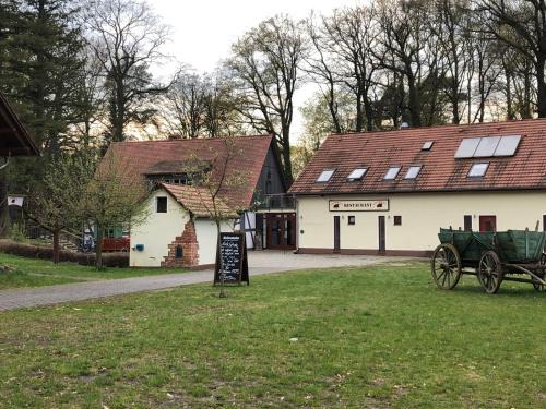 Bestensee Nord Apartment | Gourmetzimmer: Pet-Friendly Retreat with Breakfast Included