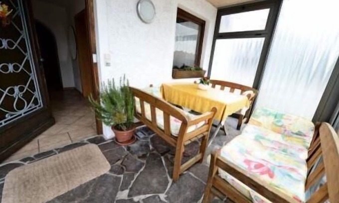 Grabenstatt Apartment | Comfortable Ground Floor Apartment with Kitchen & Breakfast