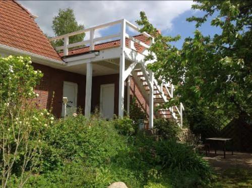 Neustrelitz Apartment | Family-Friendly Ferienwohnung 2 Schulze with Top Ratings