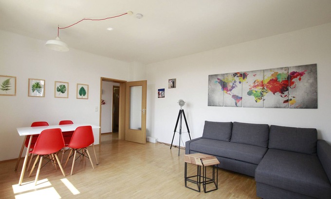 Grombuhl Apartment | Discover Ferienwohnung 3 ANNA IFF in Grombühl District