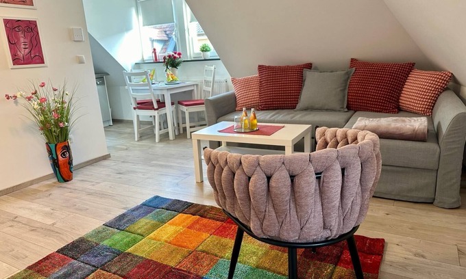 Bad Konigshofen Apartment | Cozy 1-Bedroom Apartment with Ocean View & Breakfast