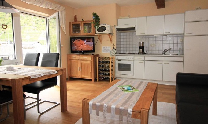 Ernst Apartment | Exceptional Family Retreat at Ferienwohnung 3 - Georg Andre Söhne