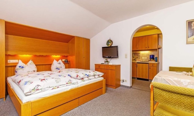 Entfelden Apartment | Exceptional Ferienwohnung: Child-Friendly with Kitchen Access