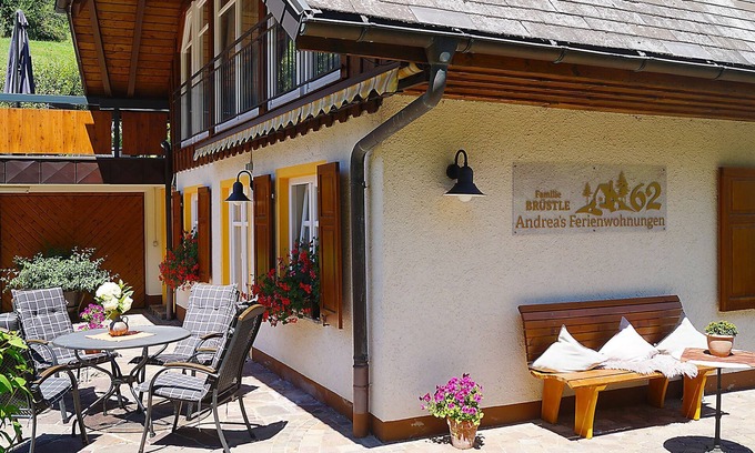 Kappel Apartment | Cozy 1-Bedroom Apartment for Families with Breakfast Included