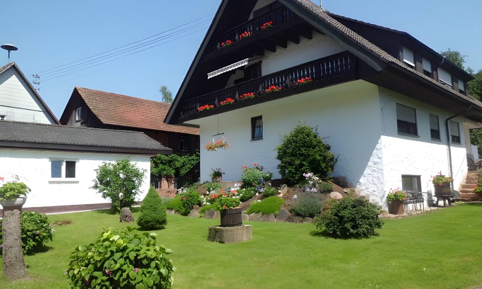 Nordrach Apartment | Cozy 1-Bedroom Apartment for Two with Kitchen & Breakfast