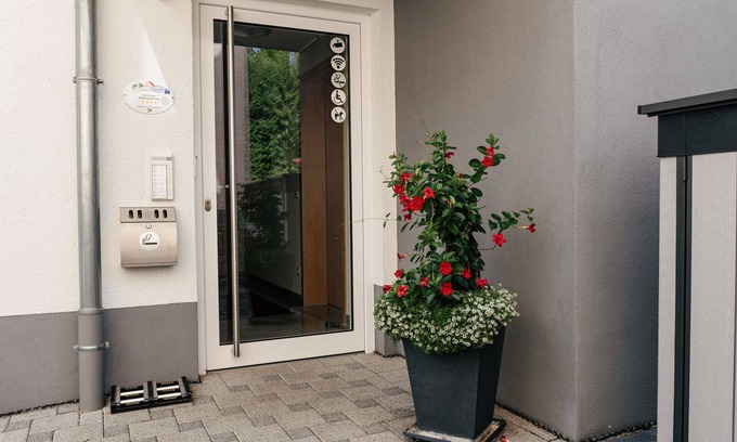 Bad Urach Apartment | Cozy Ferienwohnung 6: Ideal for Families with Breakfast Included