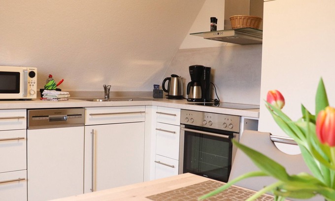 Gunne Apartment | Cozy Ferienwohnung with Kitchen & Breakfast for 4 Guests