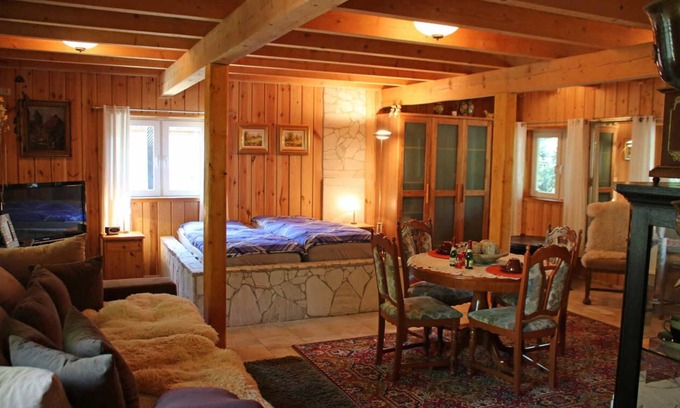 Klein Dobbern Apartment | Cozy Apartment for 3 with Oceanfront Views in Neuhausen