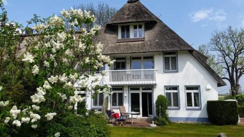 Stolpe auf Usedom Apartment | Ideal Ferienwohnung A2 at Landhaus am Haff with Ocean Views