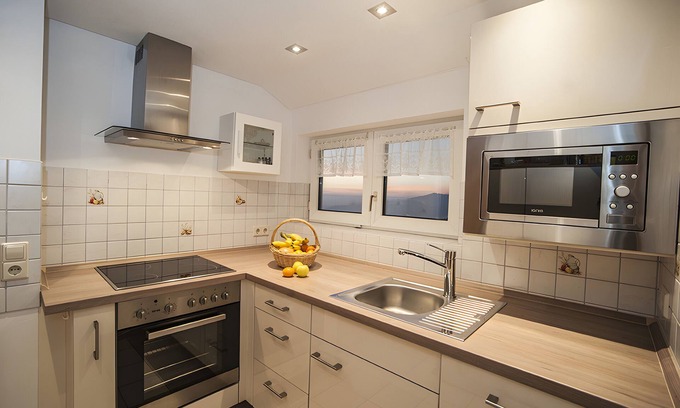 St. Peter im Schwarzwald Apartment | Cozy Ferienwohnung Abendrot: 9.8 Rated, Breakfast Included
