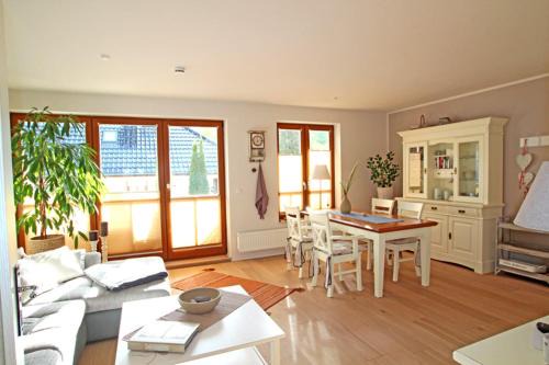 Nienhagen Apartment | Oceanfront Ferienwohnung Abendsonne with Ocean View