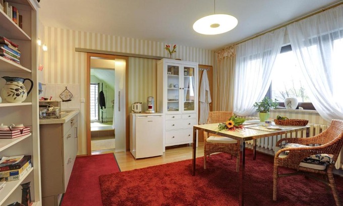 Bad Bibra Apartment | Pet-Friendly Retreat at Ferienwohnung Abspanne - 8/10 Score