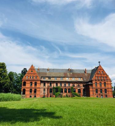 Vellahn Apartment | Cozy Pet-Friendly Retreat at Ferienwohnung Adelheid