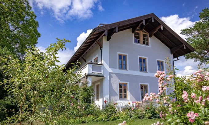 Chieming Apartment | Family-Friendly Ferienwohnung Adlmaier with 9.6 Rating