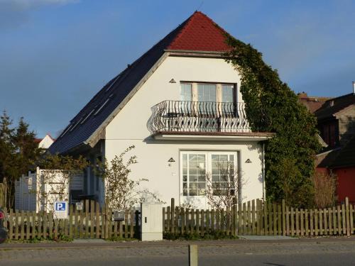 Thiessow Apartment | Oceanfront Family Getaway at Ferienwohnung AHOI Thiessow