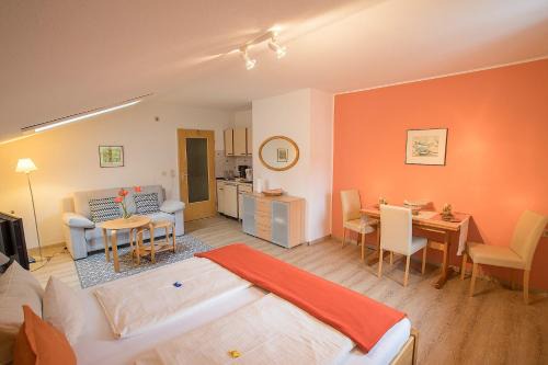 Bad Faulenbach Apartment | Discover Ferienwohnung Alpennelke: Family-Friendly Retreat