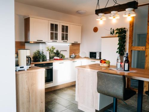 Schweina Apartment | Discover Ferienwohnung Altensteinblick for Your Next Getaway