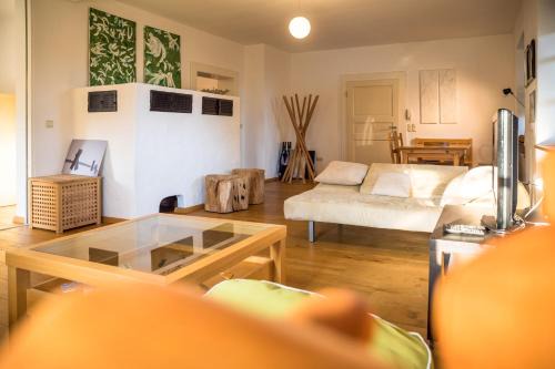 Deggendorf Apartment | Pet-Friendly Retreat at Ferienwohnung Altes Schulhaus Greising
