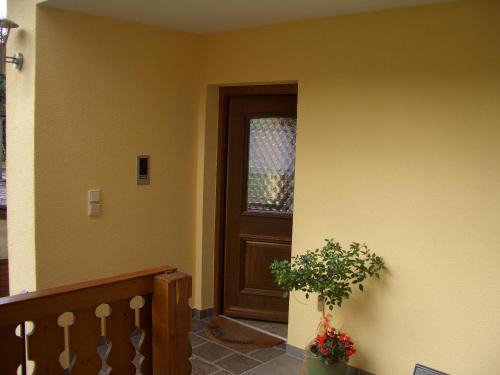 Seebach Apartment | Cozy Ferienwohnung am Busterbach - Child-Friendly Retreat