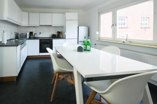 Bad Zwischenahn Apartment | Family-Friendly Ferienwohnung am Glück with Pet Amenities